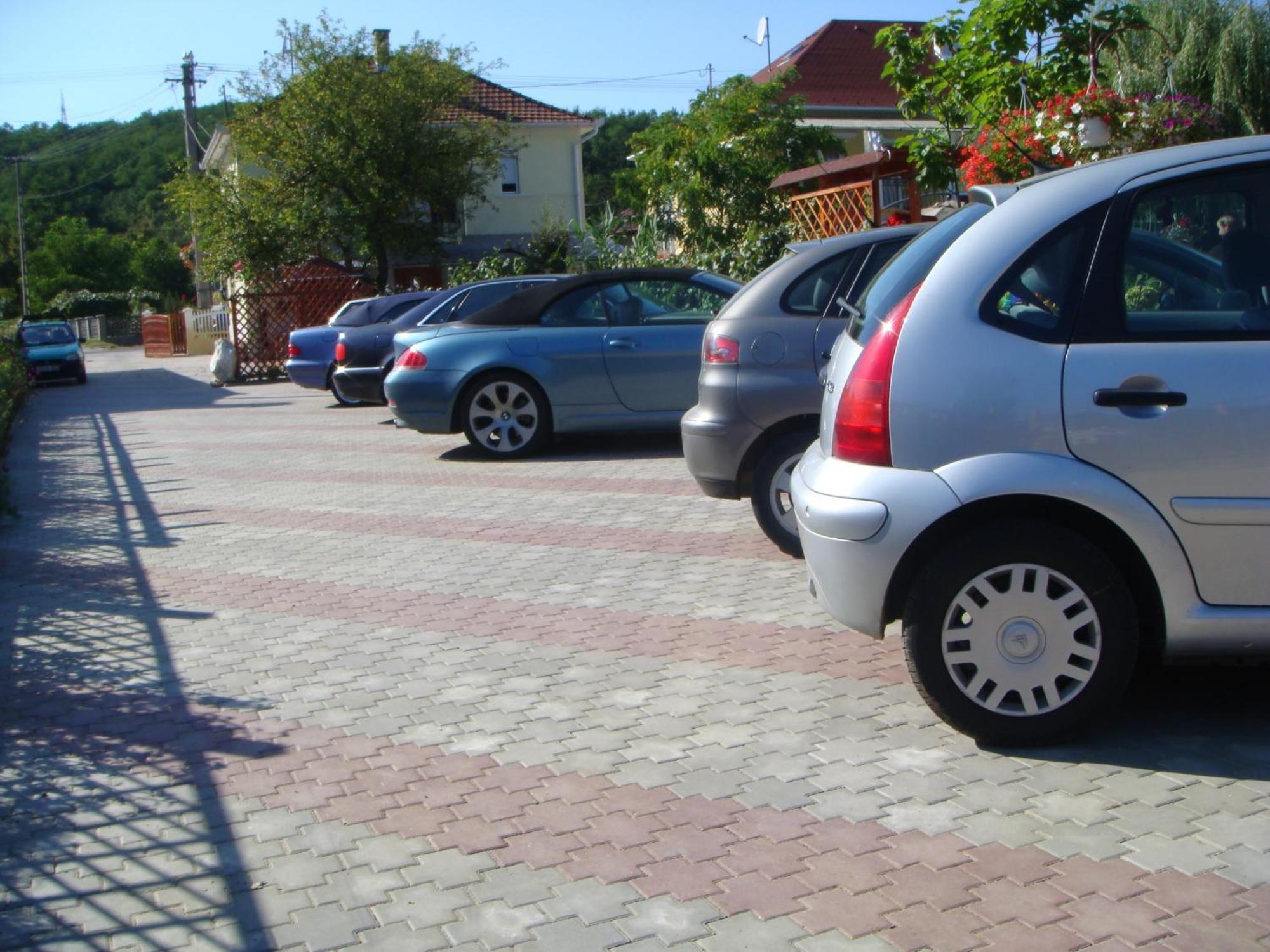 Holiday Vendeghaz Es Szabadidokert Jardanhaza Kültér fotó