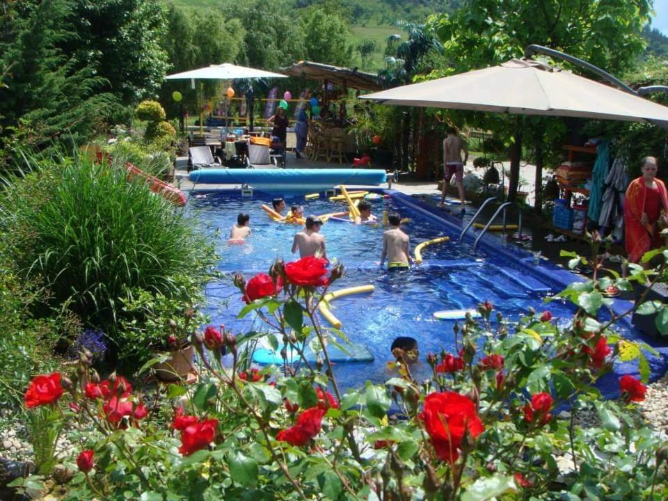 Holiday Vendeghaz Es Szabadidokert Jardanhaza Kültér fotó