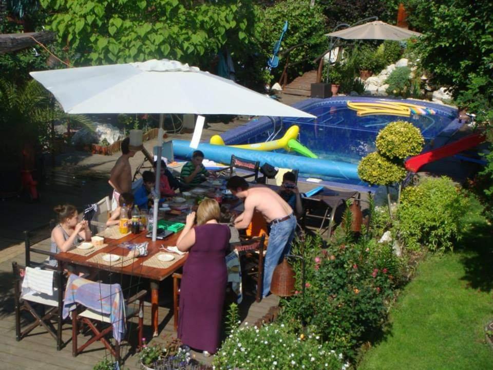 Holiday Vendeghaz Es Szabadidokert Jardanhaza Kültér fotó