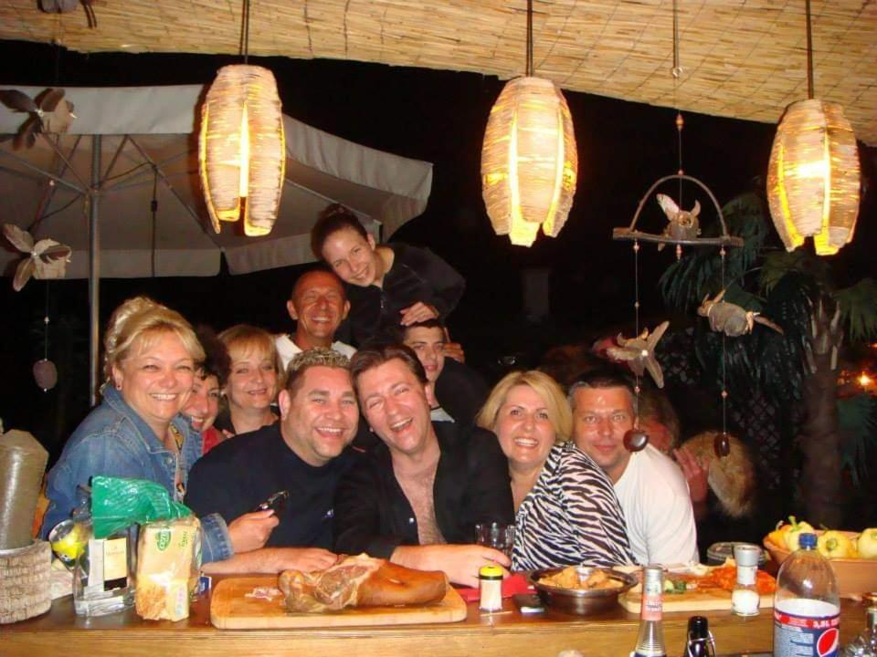Holiday Vendeghaz Es Szabadidokert Jardanhaza Kültér fotó
