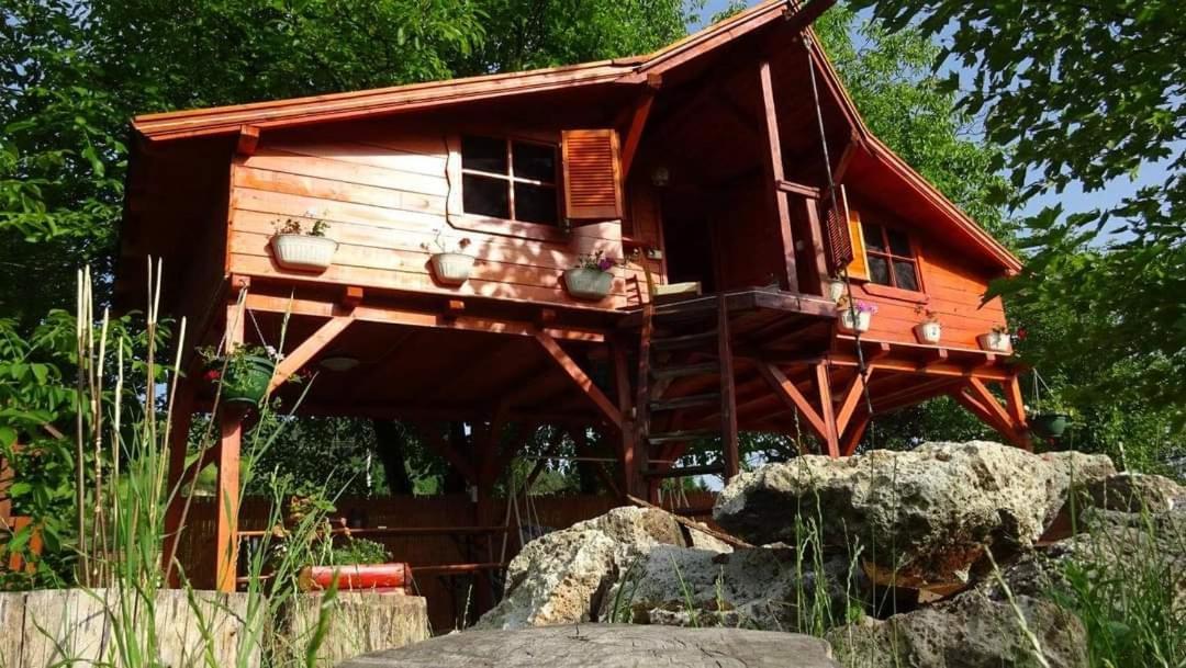 Holiday Vendeghaz Es Szabadidokert Jardanhaza Kültér fotó