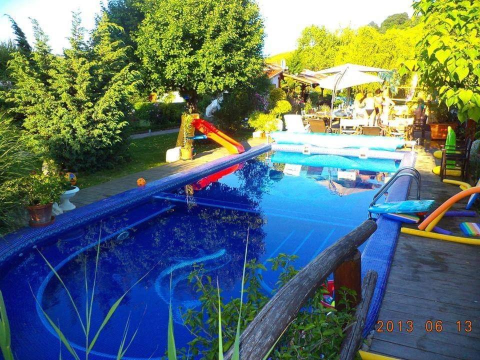 Holiday Vendeghaz Es Szabadidokert Jardanhaza Kültér fotó