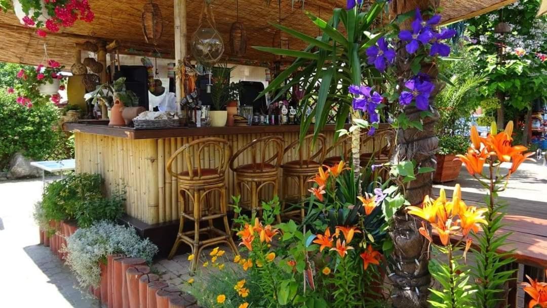 Holiday Vendeghaz Es Szabadidokert Jardanhaza Kültér fotó