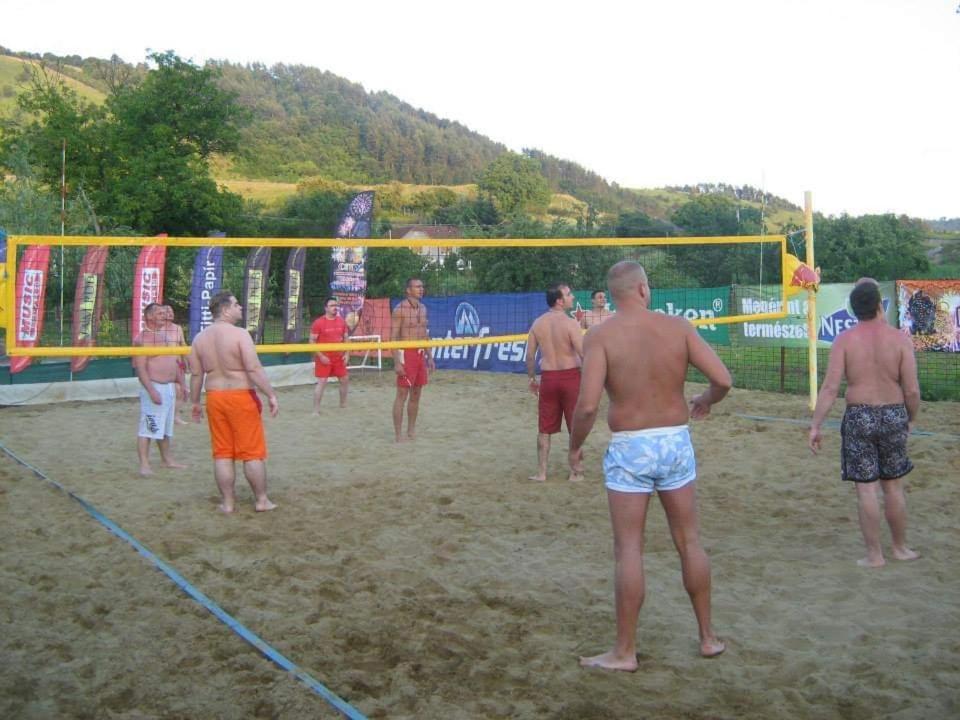 Holiday Vendeghaz Es Szabadidokert Jardanhaza Kültér fotó